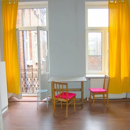 Fabryka Hostel *